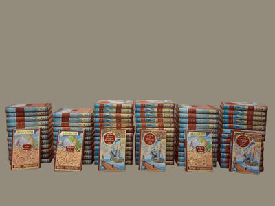 beaucoup de livres empilés les uns sur les autres