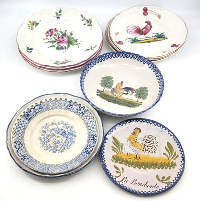 LOT. Réunion de 11 assiettes en céramique émaillée polychrom…