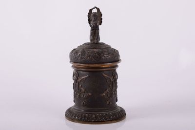 Boite avec couvercle ou ancien encrier en bronze à patine br…