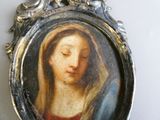 a picture of a picture of a woman in a picture frame