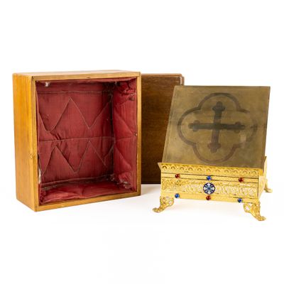 une image représentant une boîte sur laquelle figure une croix et une autre boîte sur laquelle figure une croix