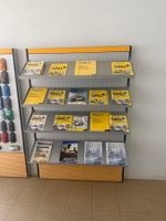 2 présentoirs en mélaminé hêtre et métal gris (photo 2)