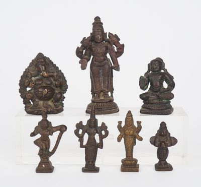 Inde, XVIIIe siècle, Ensemble de sept bronzes miniatures rep…