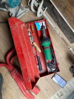 Valise de soudeur ROMUS en métal rouge et son contenu : pist…