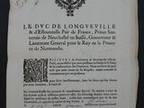 un gros plan d'un morceau de papier sur lequel on a écrit