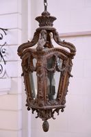 Grande lanterne en bois sculpté et doré à quatre faces vitré… (photo 3)