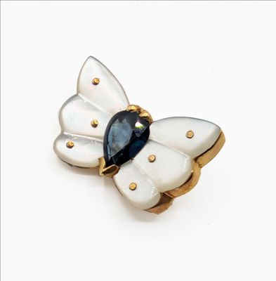 PETITE BROCHE "papillon" en or jaune 750‰, les ailes ornées …