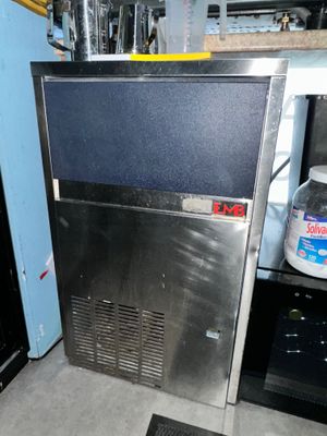 Machine à glaçons EMB - vente judiciaire suite à LJS d'un ba…