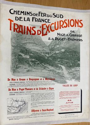 un vieux journal sur lequel figure la photo d'un train