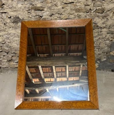 Miroir en placage de loupe biseauté. Travail moderne