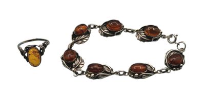Parure en argent à motif feuillagé sertie de cabochons façon…