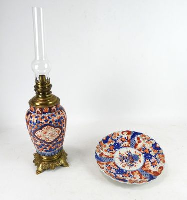 two vases that are sitting next to each other on a table