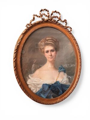 PIZZELLE. S - "Elegante à la robe bleu et aux perles "Pastel…