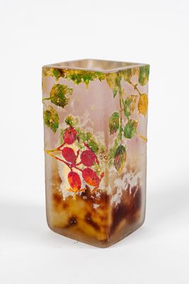 DAUM Nancy : Vase à section carrée en verre multicouche et à… - Photo 1