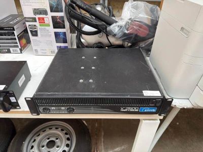 Un amplificateur PVDJ V-2600 Turbo V Cooling.