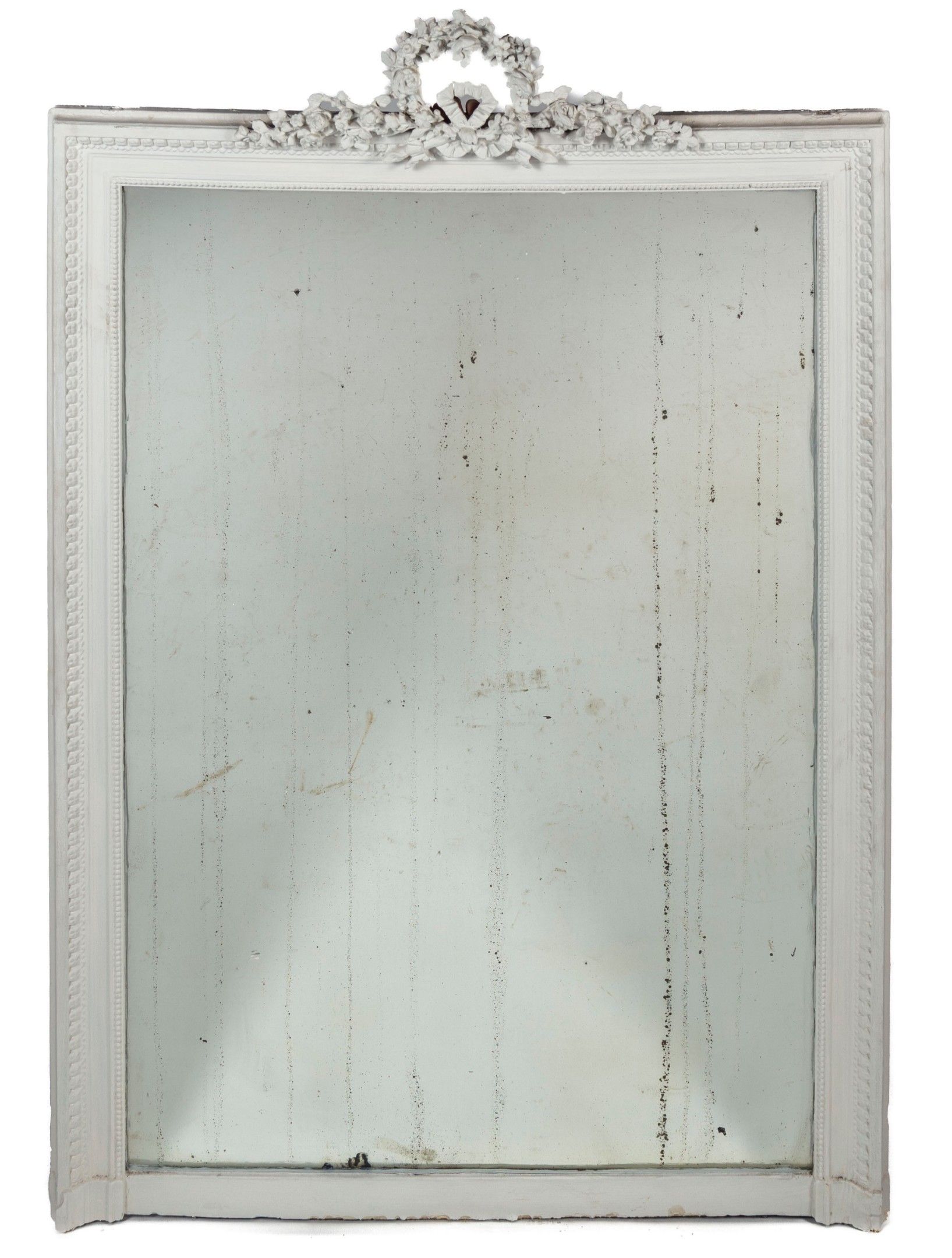 Miroir trumeau de forme rectangulaire en stuc et bois moulur…