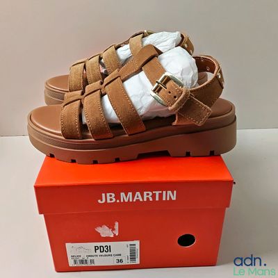 Sandales JB Martin neuves, dans leur emballage d'origine, taille 6