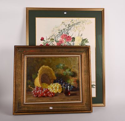 une photo d'un tableau et une photo de fleurs posées sur une table