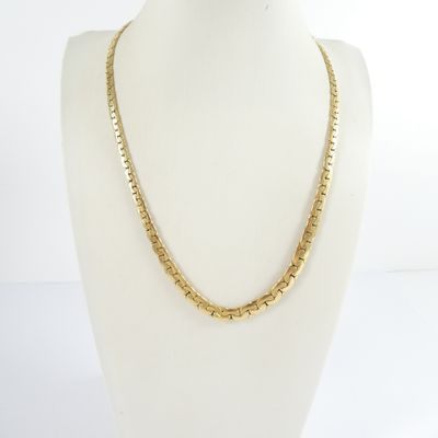 a gold chain necklace on a mannequin mannequin mannequin mannequin mannequin mannequin mannequin mannequin manne
