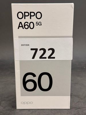 une boîte ouverte d'un Oppo A605G sur laquelle figurent des numéros