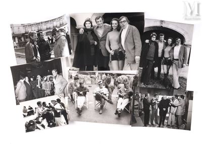 plusieurs photos en noir et blanc d'un groupe de personnes posant pour une photo