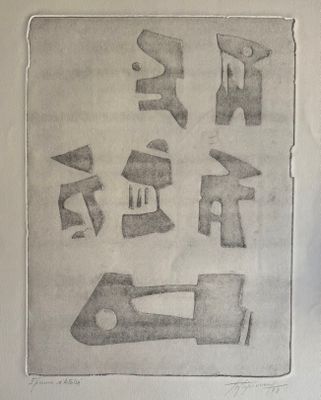 dessin au crayon représentant une feuille de papier sur laquelle figurent des lettres et un marteau