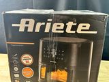 an image of a box of a juicer sitting on a table