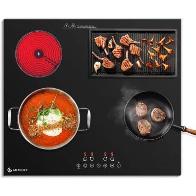 une plaque de cuisson noire sur laquelle se trouve une casserole contenant de la nourriture