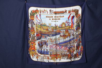 une photo d'une photo d'une tapisserie accrochée au mur