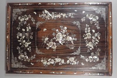 a picture of a wooden box with flowers and birds on it