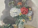 une peinture représentant un vase de fleurs et de fruits sur une table