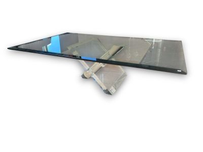 Table basse, structure en plexiglass et dessus de plateau de…