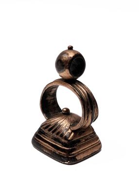 PENDENTIF "cachet" en métal doré à intaille possiblement en …