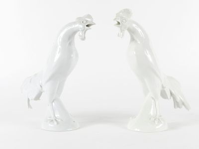 MEISSEN Paire de coqs en porcelaine à couverte blanche