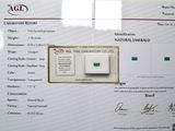 un certificat sur lequel figure l'image d'un diamant vert