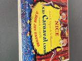 un vieux livre pour enfants avec l'image d'un chat sur la couverture