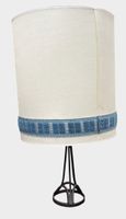 Lampe en fer forgé (H 26 cm), on joint une lampe en bois (H … (photo 2)