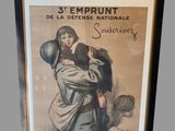 tableau représentant une femme tenant un enfant dans ses bras devant un mur