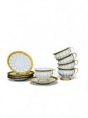 an image of a group of cups and saucers sitting on top of each other