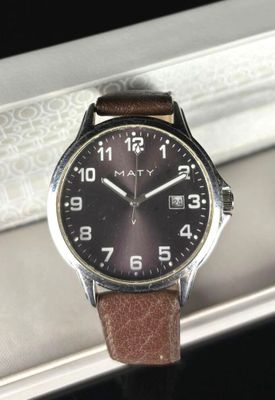 MATY Montre bracelet, le boitier de forme circulaire en méta…