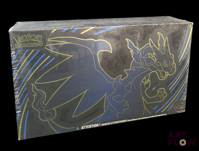 La boîte du jeu de cartes à collectionner Pokémon arbore un motif bleu et jaune.