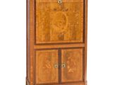 une armoire ancienne en bois avec un plateau en marbre et des tiroirs