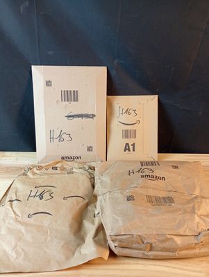 Lot de 4 colis Mystere (Retour Amazon,NPAI, Adresse incomple…