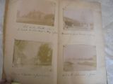 une vieille photo d'un livre ouvert sur un lit