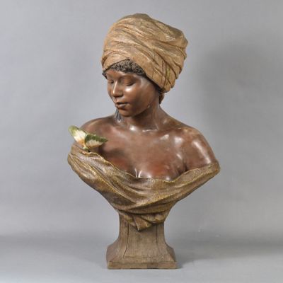 buste en bronze représentant une femme coiffée d'un turban