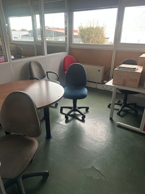 table ronde imitation bois lamifié 4 personnes