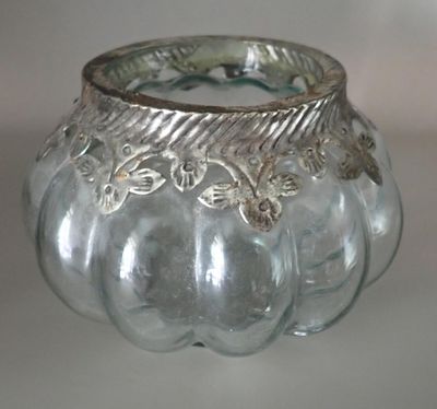 Vase boule ou photophore en verre à côtes de melon, monture …