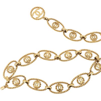 un bracelet en chaîne d'or et un bracelet en chaîne d'or