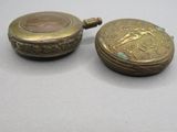 paire de montres de poche anciennes en laiton avec cadrans en émail