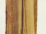 deux bananes coupées en deux sur la table